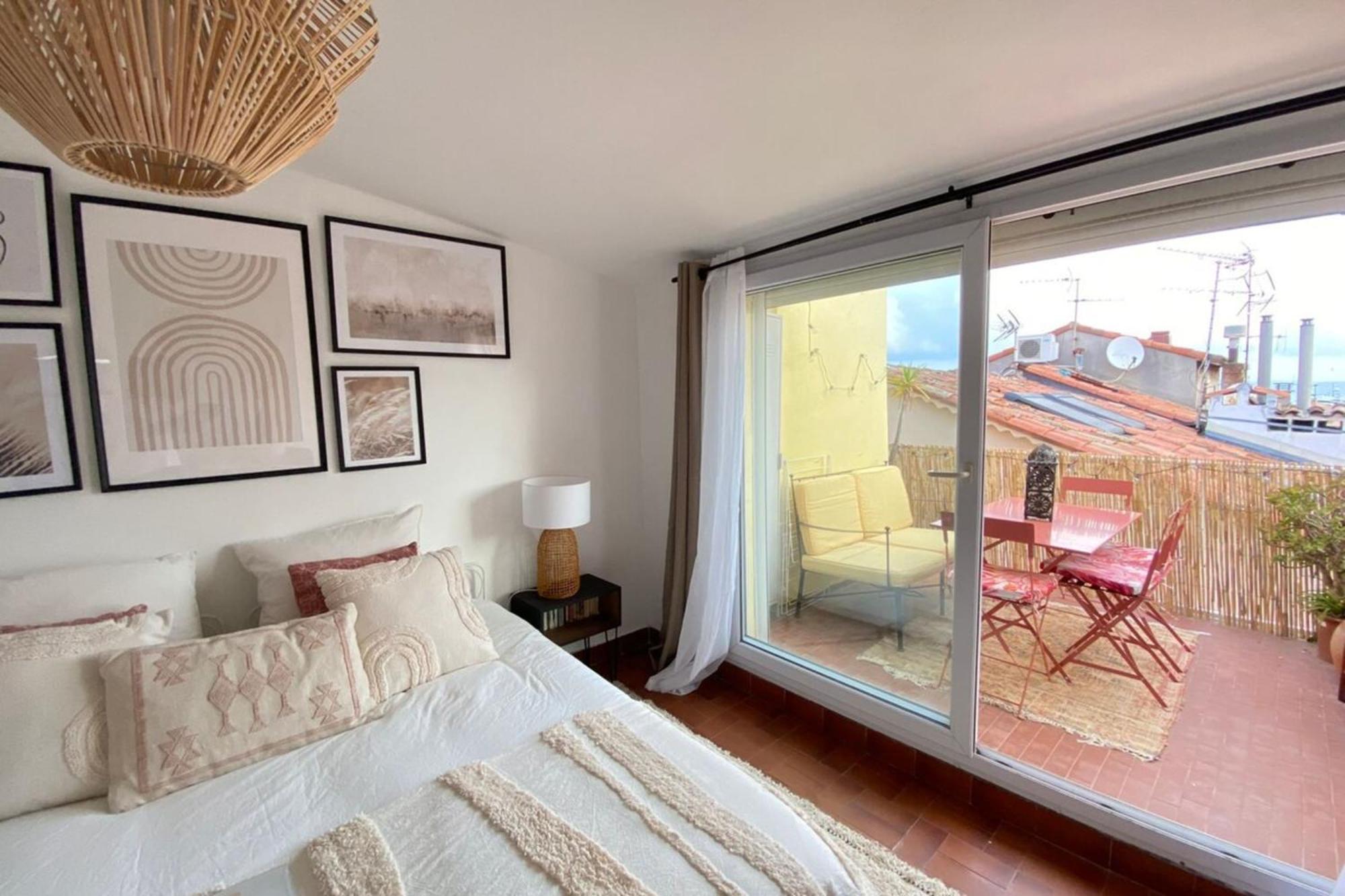 06M - Old Antibes Beautiful Duplex Terrace With Sea View Apartment Екстериор снимка