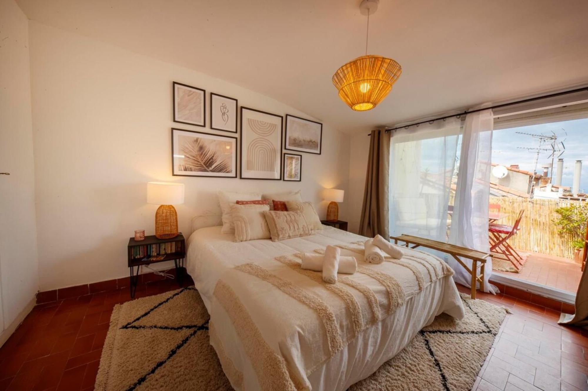 06M - Old Antibes Beautiful Duplex Terrace With Sea View Apartment Екстериор снимка